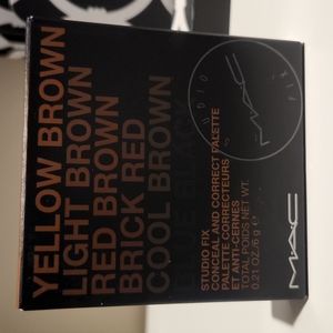 MAC Studio Fix Conceal and Correct Palette